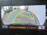 バックガイドモニターで、後方を確認しながら安心して駐車することができます。運転初心者も熟練者も必須の機能ですよ!