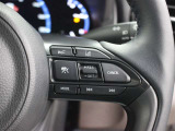 レーダークルーズコントロール使用時に、同一車線内中央を走行できるよう操舵を支援するレーントレーシングアシスト(LTA)が装着されています。