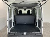 延長保証につきましてはお求めいただく車両によって保証料が異なりますので、当店スタッフまでお気軽にお問い合わせくださいませ。