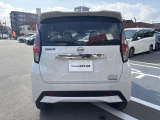 プライバシ-ガラスが装備されています。外を見るときは気にならずに、後方車両から車内が見えにくい設計です。