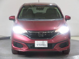 Hondaのデザインアイデンティティーの「ソリッド・ウイング・フェイス」を具現化しました。Hondaの象徴「H」マークを中心にフロントグリルからヘッドライトまでを1つのつながりとしてデザインしました。