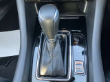 【電動サイドパーキング】便利な電動式パーキングブレーキ(オートホールド機能)付♪渋滞や信号待ちで長く停車する時も、ペダルから足を離しておくことが出来ますので、足が疲れにくいです!