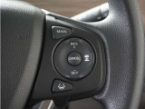 ◆アダプティブクルーズコントロール◆予め設定した車速内でクルマが自動的に加減速。前走車との適切な車間距離を維持しながら追従走行します。【LKAS】車線維持支援システムでステアリング操作を支援。