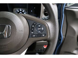 Hondaセンシングの機能のひとつ、アダプティブクルーズコントロール付!アクセルから足を離しても設定したスピードと前車との車間を保ち走行してくれます!車線維持もアシスト☆高速道路で疲労軽減ですね☆