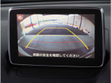 【バックカメラ】駐車が苦手な方でも安心してお乗りいただけます。リバース連動で画面が切り替わるのでとっても便利です。今や後方確認の必須アイテムですよね。