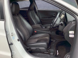 フロントシートです!!セパレートシートなのでお尻をしっかりホールド!!スポーティな運転にも最適です!!