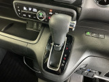 発進時から滑らかに加速する無段階変速のCVTはストップ&ゴーの多い街の中も快適です