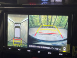 【パノラミックビューモニター】専用のカメラにより、上から見下ろしたような視点で360度クルマの周囲を確認することができます☆死角部分も確認しやすく、狭い場所での切り返しや駐車もスムーズに行えます。