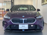 【BMWの伝統-1】BMWの特徴的な&ldquo;キドニーグリル&rdquo;は、80年以上続く伝統の形でございます。変わらないこだわりのデザインが、プレミアムブランド&ldquo;BMW&rdquo;を創り出します。