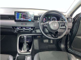 運転席周りのレイアウトをご覧ください。ナビゲーションが綺麗に装着されすっきり収まってますね!