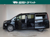 両側パワースライドドア付きだから、狭い駐車スペースなどでの 乗り降りラクラク!小さなお子さまのいるご家庭には嬉しい装備。