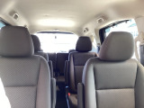 【ウォークスルー】車外に出なくても運転席から3列目シートまで移動が可能です。子育てや荷物が多いときなど利便性が高いです。