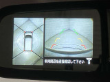 メーカーオプションの全周囲カメラ付き!狭い場所での駐車や車周辺を確認することが出来るので安心して駐車することができます★なんともう一つ・・・