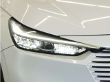 【LEDヘッドライト+デイタイムランニングランプ】主流のLEDヘッドライトに、日中でも他者からの視認性を良くするデイタイムランニングランプ装備!スタイリッシュでかっこよく仕上がっています。