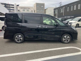 7人乗り3列シートミニバンで有りながら、車高も高くあらゆる道でも走破性が高い車です!