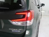 SUBARUのアイデンティティー、コの字型LEDテールランプ!