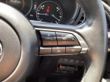 MRCC(マツダレーダークルーズコントロール)は先行車との車間を維持しながら追従走行を行い、長距離でのドライバー負担を軽減させてくれます。