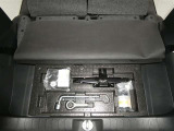 【車載工具】タイヤ交換には必需品ですね!万が一に役立つ工具です。緊急時に備え、使い方をしっかり覚えておきましょう。