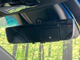 【デジタルインナーミラー】後席の大きな荷物や同乗者で後方が確認しづらい時でも安心!カメラが撮影した車両後方の映像をルームミラー内に表示。クリアな視界で状況の確認が可能です!