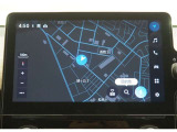 ディスプレイオーディオ(コネクティッドナビ対応)PLUS搭載。T-Connectご契約で2027年12月まで無償で利用できるナビ(期限到来後は有償)と、解約後も利用できる車載ナビが搭載されています。