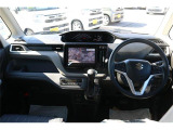 前席全体 目線も高く広い視界で安心して運転することができますね!