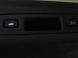 パワーテールゲート付き!ワンタッチで、スムーズに開閉。荷物が多い日も、片手でラクに使えます。