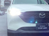 アダプティブLEDヘッドライト カメラや車速センサーと連動して、ハイ、ロー、ワイドローのLEDライトを常に最適な配光に自動制御する優れものです!