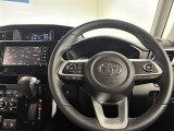 使いやすく運転しやすいレイアウトの運転席周り。