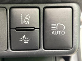 【レーントレーシングアシスト】高速道路走行時、車線からはみ出しそうになるとレーンの中央を走るようにステアリング操作をアシスト。より安全な運転をサポートしてくれます!