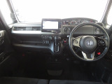 シンプルながら機能性溢れるインパネ廻りです♪視界性も良く運転しやすいです♪各操作スイッチ類なども使いやすい位置に配置されています♪