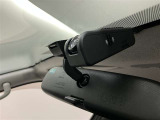 当店ではトヨタauショップ併設しております。お車と一緒にau携帯の機種変更も可能です♪また、自動車保険も取り扱っております。車の支払いと自動車保険の支払いをまとめてお支払い可能なプランもあります♪