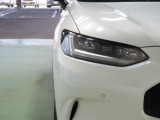 LEDヘッドライトは、点灯の瞬間から光量を発揮し、突然暗くなるトンネルなどでの安定感を高めます。