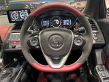 【純正革巻きステアリング】上質な革を使用することで、手にしっかり馴染みとても運転しやすいハンドルです♪
