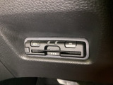 ハンドルの左下にETCがついています。高速道路の料金所の通過も楽々です。 カードの取り出しもしやすい場所についています。