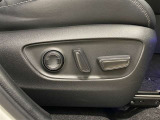 【パワーシート】電動で微妙な調整が手軽にでき、最適なポジションで運転することが可能です。