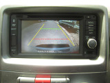 バックカメラ付きですので駐車の際も安心ですね。