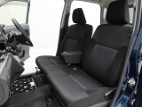 バックの苦手な初心者や女性にうれしいバックモニター 運転席の死角になる真後ろが確認できます。 (^^♪