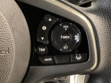【アダプティブ・クルーズ・コントロール】予め設定した車速内でクルマが自動的に加減速。 前走車との適切な車間距離を維持しながら追従走行し、高速道路でのドライバーの疲労を軽減してくれる嬉しい機能付♪