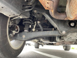 お車を安心してお乗りいただく為には、足回りの定期点検が欠かせません。サービスサポート(有償保証)では無料点検もご提供しており、安心のカーライフをお過ごしいただけるサポート体制が整っています。