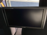 9インチアルパイン製リア席モニターを装備してます。