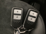 家族やパートナーと個別に持てるため、貸し借りの手間がなくスムーズに乗車できます。また、メインキーを自宅に置いたまま、もう一方をサブとして常に鞄に入れておけるため、持ち出し忘れを防げる点も便利です。