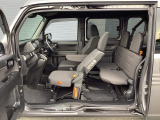 セカンドシートです!!ベンチシートになってますので、お二人の乗車ですとゆったり座って頂けますよ!!