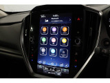 車両やエアコンの設定、STARLINK、テレビ、ラジオなど色々な機能を内蔵。タッチパネルでスマートに操作できます。
