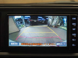 バックガイドモニターで、後方を確認しながら安心して駐車することができます。運転初心者も熟練者も必須の機能ですよ!