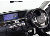 ★使いやすさや安全性を追求したステアリング周り!高級車ゆえにスイッチ類が多いのも特徴ですね!考え尽くされた配置ですぐに使いこなす事が出来ますのでご安心下さい!是非、体感してみて下さい!!