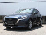 世界統一名称の『MAZDA2』となったコンパクト。「Be a Driver」のスローガンのもと、最適なドライビングポジションを提供できる室内空間と思い通りの走行性能を持った、クラスを超えたお車です!