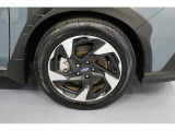 225/55R18インチアルミホイール。足元から引き締めてくれます。