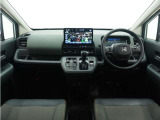 ◆視界広々で非常に運転しやすくロングドライブでも疲れを感じさせないすっきりとまとまったインパネ周りです。