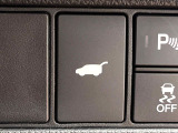 【パワーバックドア】スマートキーや運転席のボタンを押すだけでリアゲートが自動で開閉します!荷物を持っている時や、高い位置にあるバックドアを閉める際に便利な機能です♪