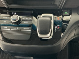 オートマチックシフトレバーは、手になじみ操作しやすい形状で安全運転にもつながります♪